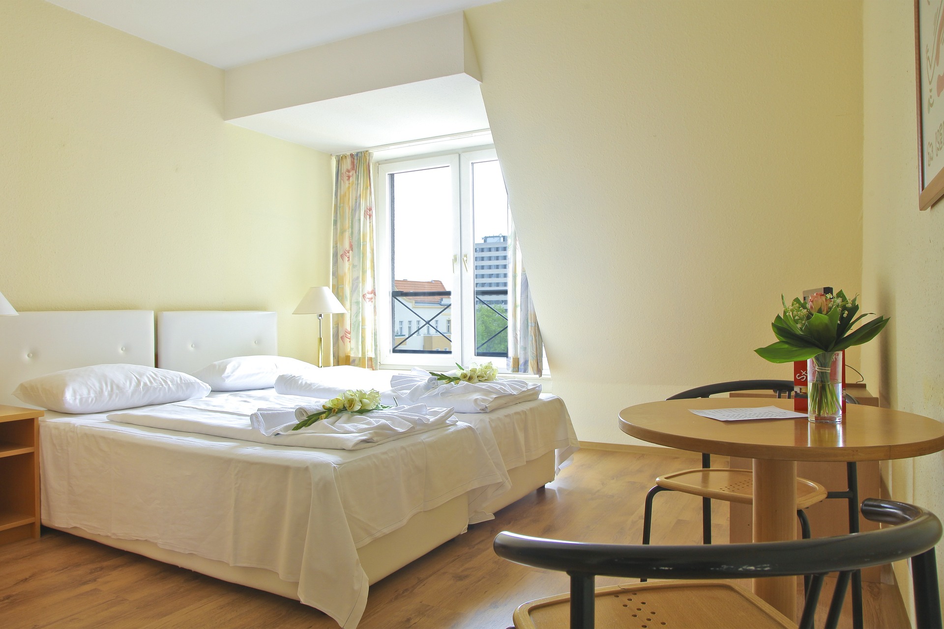 hotel-939501_1920